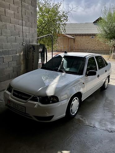 Daewoo Nexia: 2011 г., 1.5 л, Механика, Бензин, Седан