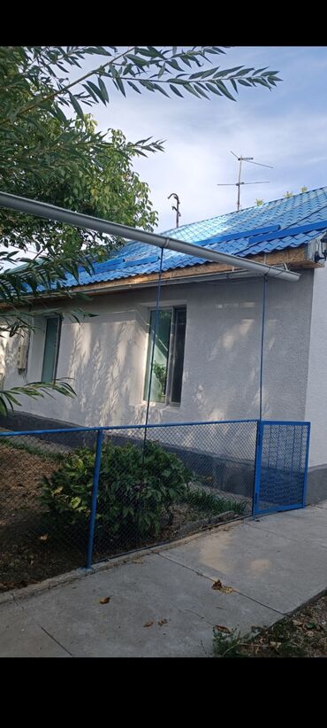 продаю дом город кант село дмитриевка: Полдома, 96 м², 4 комнаты, Собственник, Старый ремонт