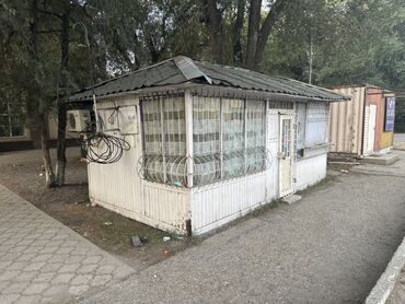оборудования для пекарни: Торговый павильон размером 4 на 6 24 кв . оснащенный окнами с