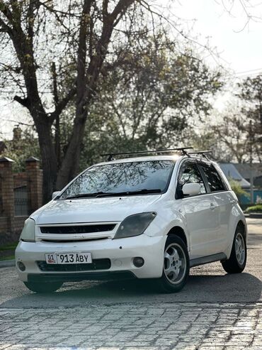 Toyota: Toyota ist: 2003 г., 1.5 л, Автомат, Бензин, Хэтчбэк