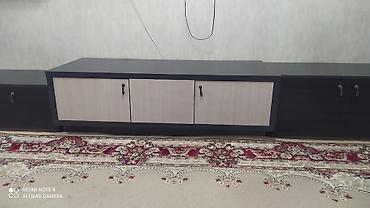divarda kitab refleri: İşlənmiş, Düz TV altlığı, Polkalı, Laminat — 3