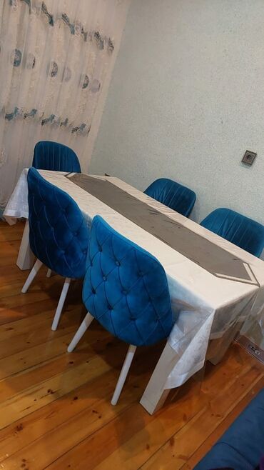 masa desti islenmis: Qonaq otağı üçün, İşlənmiş, Açılan, Kvadrat masa, 6 stul, Azərbaycan