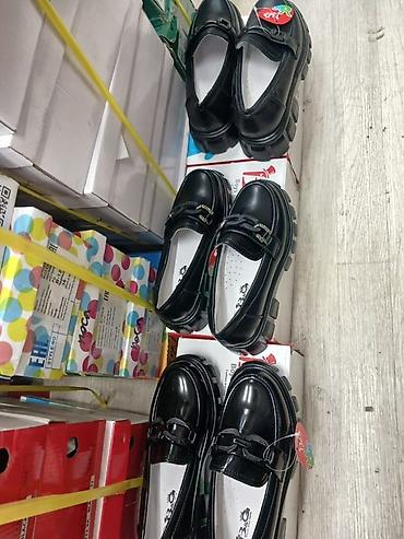 Другая женская обувь: Белые туфли Мэри Джейн для девочек с эффектным бантом спереди. Модель — 5