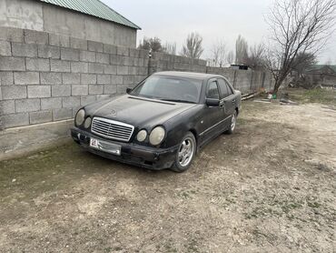Mercedes-Benz: Mercedes-Benz 220: 1995 г., 2.3 л, Механика, Бензин, Седан