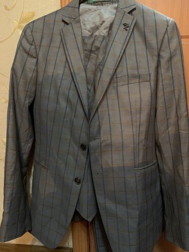 турецкие мужские костюмы: Костюм 2XL (EU 44), цвет - Серебристый