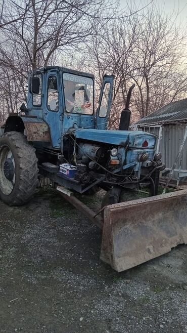 Traktorlar: Işlək vəziyyətdədir mator karobka ideal təkərlər normaldı akamyatr — 1