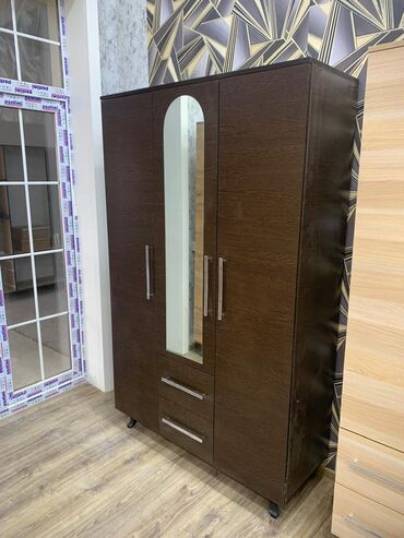 Dolablar: Yeni, Açılan, 3 qapılı Düz dolab, Dolab-asılqan, Rusiya — 8