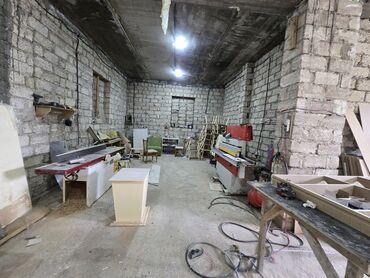 Sex, zavod və fabriklər: Mebel Sexi ( Taxta Sexi ) Arendaya (İcarəyə) Verilir. 110kv. Hündürlük — 11