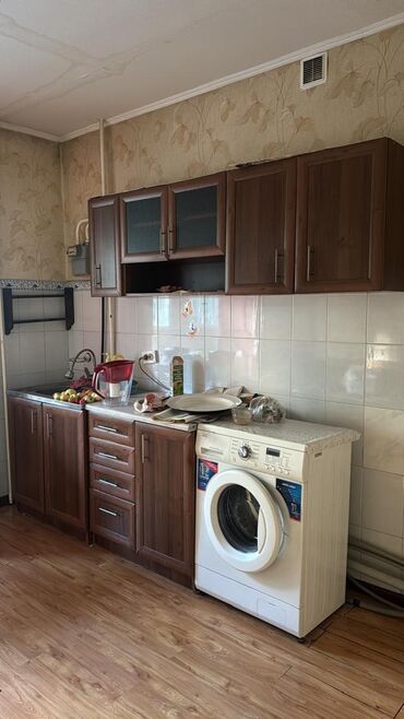 авито кызыл мебель бу: Ашкана гарнитуру, Колдонулган, түсү - Саргыч боз, ДСП, Өзү алып кетүү