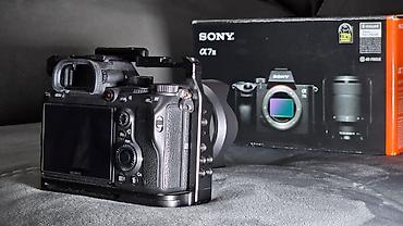 sony a7 iv: Sony A7 III (ILCE-7M3) + Obyektiv + Andoer Cage (Kafes) Təsvir: Çox az — 3