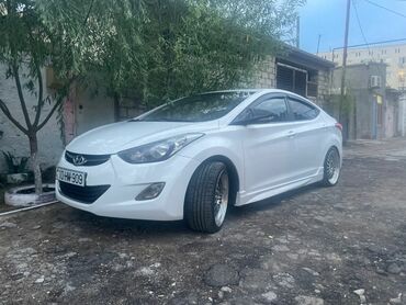 Hyundai: Hyundai Elantra: 1.8 l | 2011 il Sedan — 10