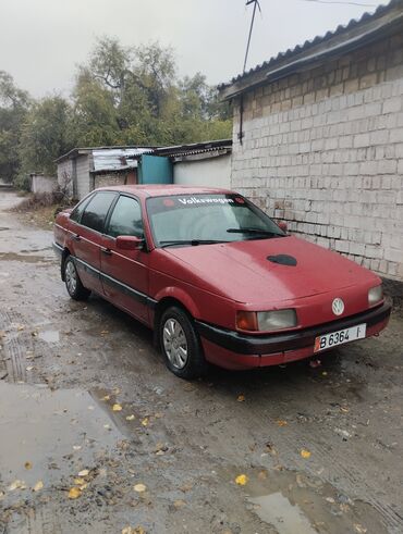 ка пят: Volkswagen Passat: 1988 г., 1.8 л, Механика, Бензин, Седан