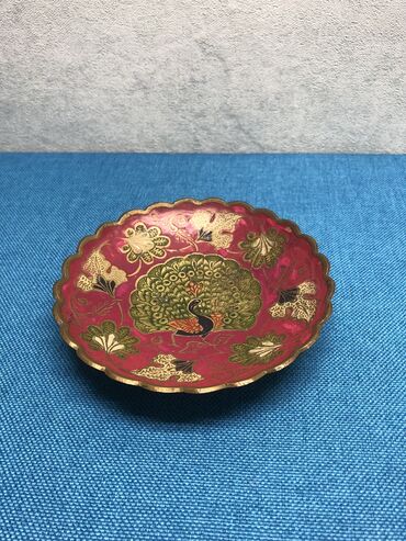 Sikkələr: Antik Latun Nelbeki ve murebbe qabi qiymet 1 eded ucun . 3 eded var — 3