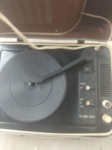 Maqnitofonlar: Юность 301 — 4