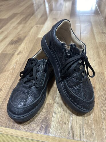фирменная детская обувь: Полностью кожаная детская обувь для девочки состояние отличное