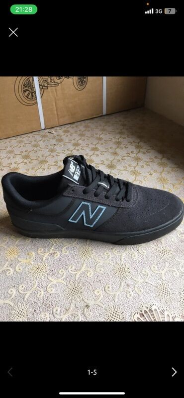 срочно продаю в связи с переездом: Эркектердин кроссовкасы, 41.5, New Balance, Жаңы, Өзү алып кетүү, Акысыз жеткирүү, Акылуу жеткирүү