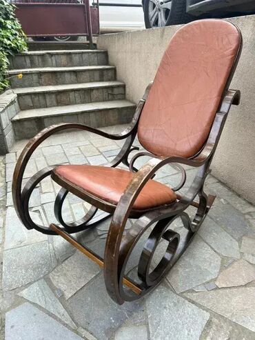 Stilske stolice: Stilska Thonet stolica za ljuljanje 🪑 Ikoničan dizajn ✨ Odlično — 6