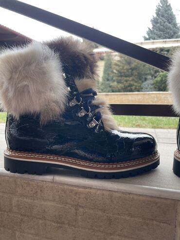 Другая женская обувь: Женские ботинки зимние, Timberland, размер 38, большемерят отличное