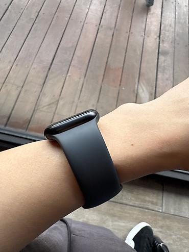 apple watch se3: Продам Apple Watch SE 3, 40 мм, GPS в отличном состоянии. Пользовалась — 2