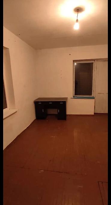 Продажа помещений свободного назначения: Сдается квартира в городе Токмок. Дома есть все, туалет, кухня и 2 — 13