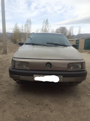 Volkswagen: Volkswagen Passat: 1989 г., 1.8 л, Механика, Бензин, Седан