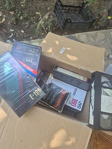 dvd: VHS videokassetlər dəsti - Format: VHS (PAL/SECAM uyğun olan kasetlər — 1