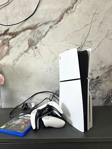 фифа 2024: Игровая консоль Sony PlayStation 5 (версия с дисководом) в белом — 1