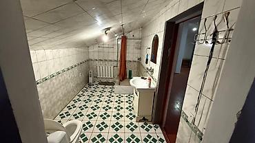 Продажа коттеджей и домов: 6 комнат и более, 4 м², 4 соток, Бишкек, Таатан ТЦ Собственник — 26