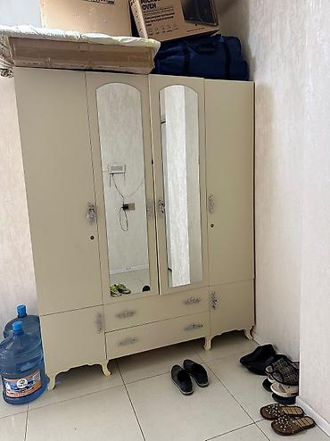 Dolab satılır 150₼. Problemi yoxdur. Ünvan Yasamal