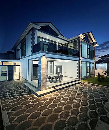 Günlük kirayə evlər: 250 kv. m, 6 otaqlı — 1