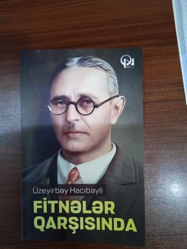 Kitablar, jurnallar, CD, DVD: Səliqəlidir