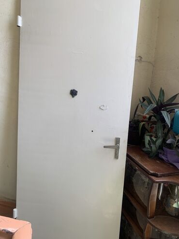 Giriş qapıları: İşlənmiş Dəmir Giriş qapısı Zəmanətsiz, Ödənişli quraşdırma, Ödənişli çatdırılma