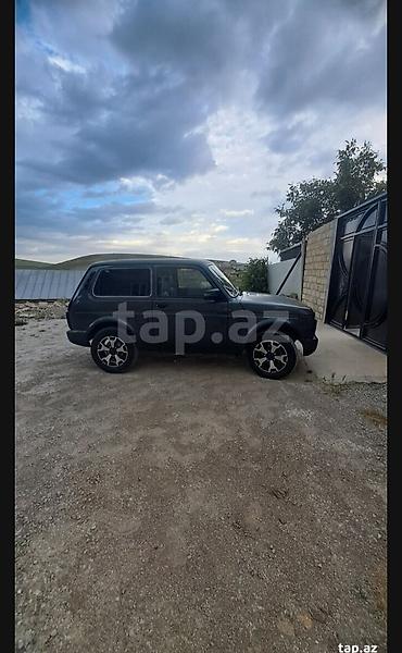09 maşın: Avtomobil: Lada Niva (3 qapı, tam ötürücülü off-road SUV) — 3
