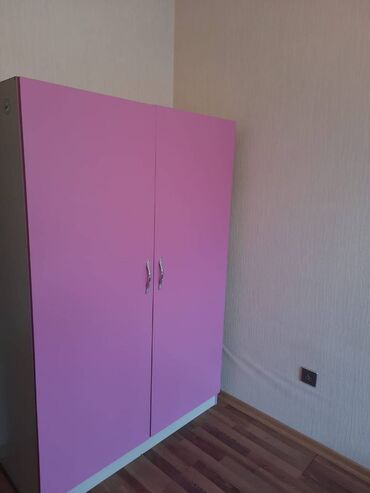 Uzunmüddətli kirayə mənzillər: Kirayə verilir. Ev kristal 1-in girişində yerləşir .Bütün əşyaları — 16