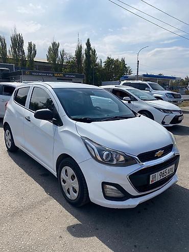 Chevrolet Spark: 2017 г., 1 л, Вариатор, Бензин, Хэтчбэк at lalafo.kg Chevrolet Spark: 2017 г., 1 л, Вариатор, Бензин, Хэтчбэк