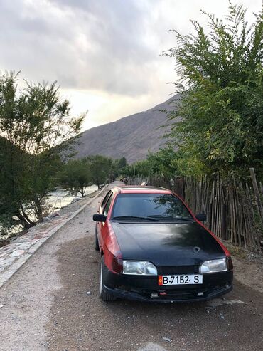 машына ош: Ford Sierra: 1987 г., 2.2 л, Механика, Бензин, Седан