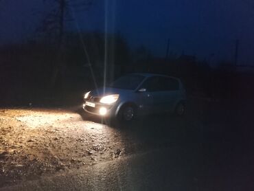 Renault: Renault Scenic (II) – gümüşü rəngdə, 5 qapılı kompakt miniven. tecılı — 2