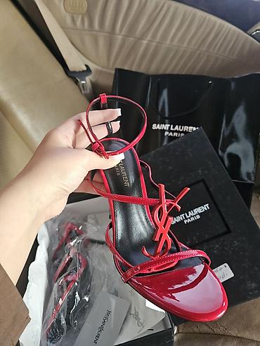 deri godekce: Saint Laurent Paris qadın sandal - Model: YSL monoqram detallı zərif — 3