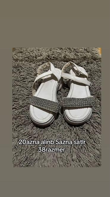 gumuş kişi sepi: Qadın və uşaq ayaqqabıları paketi 1) Qara slayd sandal – üstü — 4