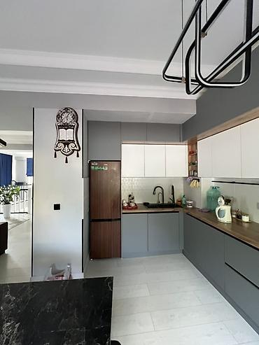 кыргыз недвижимост: 250 м², 6 бөлмө, Чогуу жашоосу жок — 10
