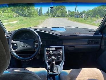Audi 100: 1990 г., 2.2 л, Механика, Бензин, Седан
