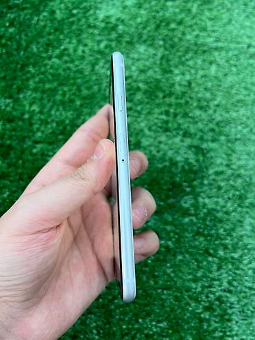 Apple iPhone: IPhone SE 2020, 64 GB, Ağ — 3