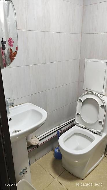 открытый: Косметологическая студия 54 м², 3 комнаты, С ремонтом, Частично с оборудованием, Многоэтажное жилое здание, 1 линия — 10