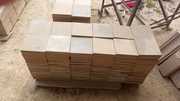 Kafel və metlax: Təbii daşlardan hazırlanmış müxtəlif ölçülü və formalı plitələr — 12