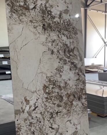 Tapete: Dekorativni zidni panel sa rebrastom površinom, idealan za unutrašnju — 12