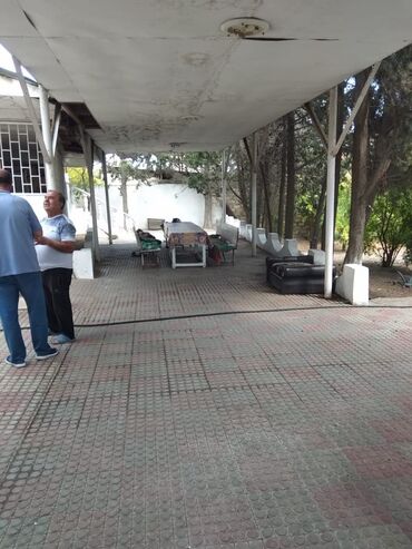 Həyət evləri və villaların satışı: Sahəsi geniş, yaşıllaşdırılmış həyəti olan bina. Həyətdə ağaclar -da lalafo.az — 10 Həyət evləri və villaların satışı: Sahəsi geniş, yaşıllaşdırılmış həyəti olan bina. Həyətdə ağaclar — 10