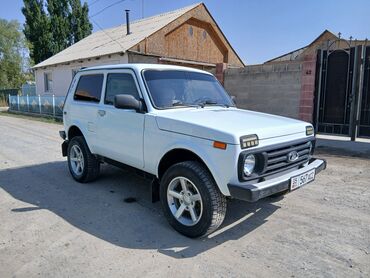 машина алам рассрочкага: ВАЗ (ЛАДА) 4x4 Нива: 2006 г., 1.7 л, Механика, Бензин, Внедорожник