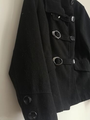 Kaputi: Ženski kaput, crne boje. Cena za jedan. Veličina M - Model na lalafo.rs — 10 Kaputi: Ženski kaput, crne boje. Cena za jedan. Veličina M - Model — 10