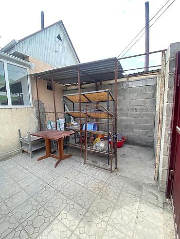 Продажа полдома: Продаётся полдома Адрес: с. Чон-Арык Площадь: 40 м² Коммуникации — 8