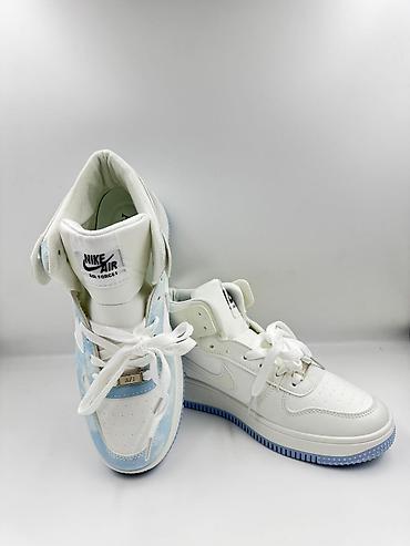 Кроссовки и спортивная обувь: Продаю оптом, качественная женская обувь. Разных моделей и размеров — 29